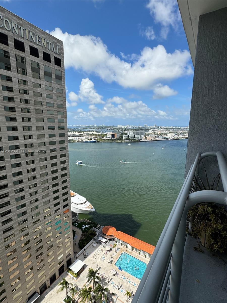 335 S Biscayne Blvd #2900, Miami FL 33131