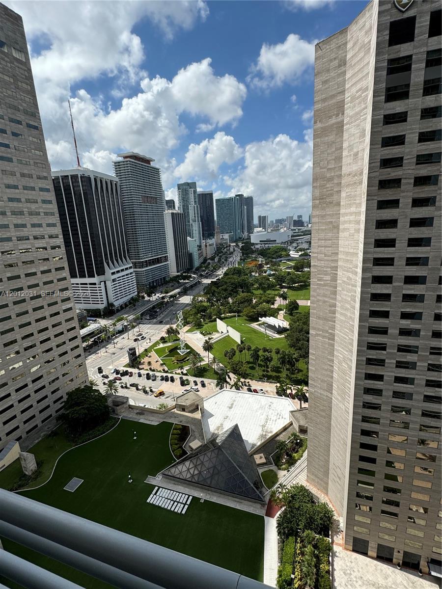 335 S Biscayne Blvd #2900, Miami FL 33131