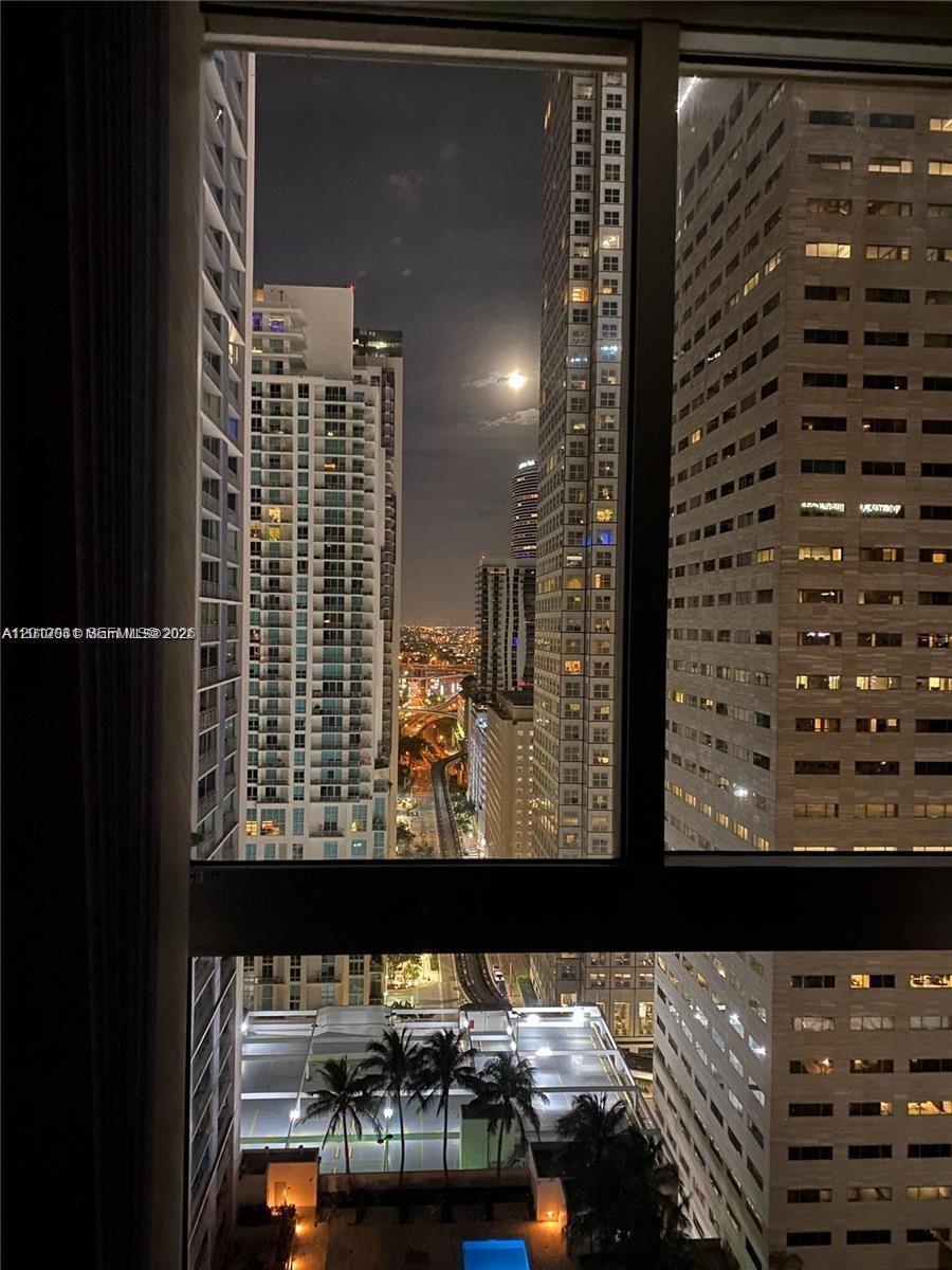 335 S Biscayne Blvd #2900, Miami FL 33131