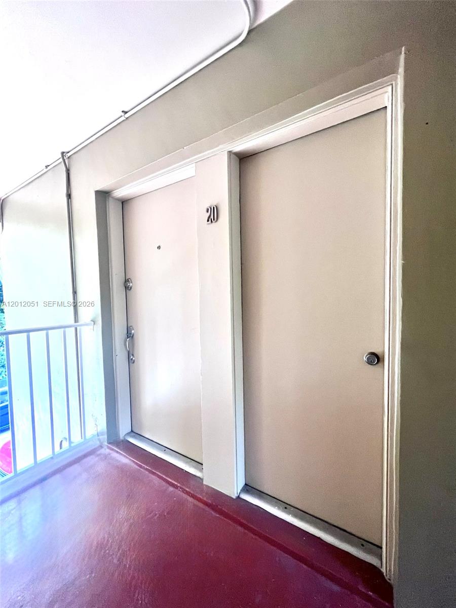 6310 SW 79th St #20, South Miami FL 33143