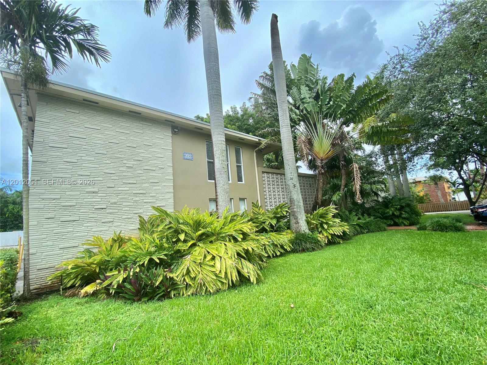6310 SW 79th St #20, South Miami FL 33143