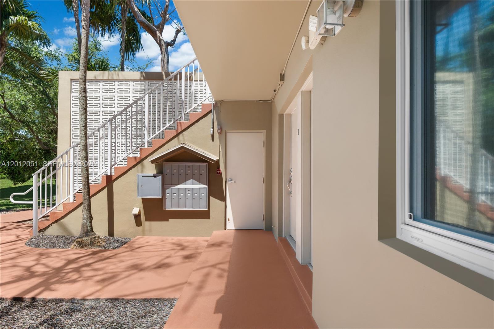 6310 SW 79th St #20, South Miami FL 33143