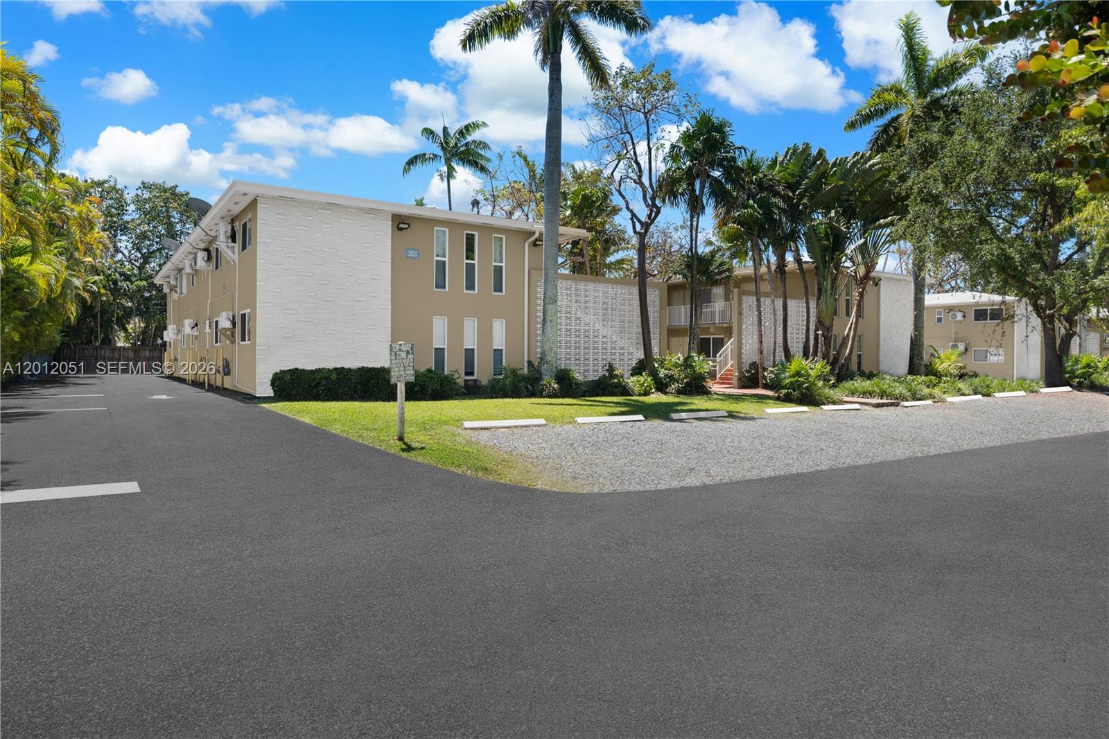 6310 SW 79th St #20, South Miami FL 33143