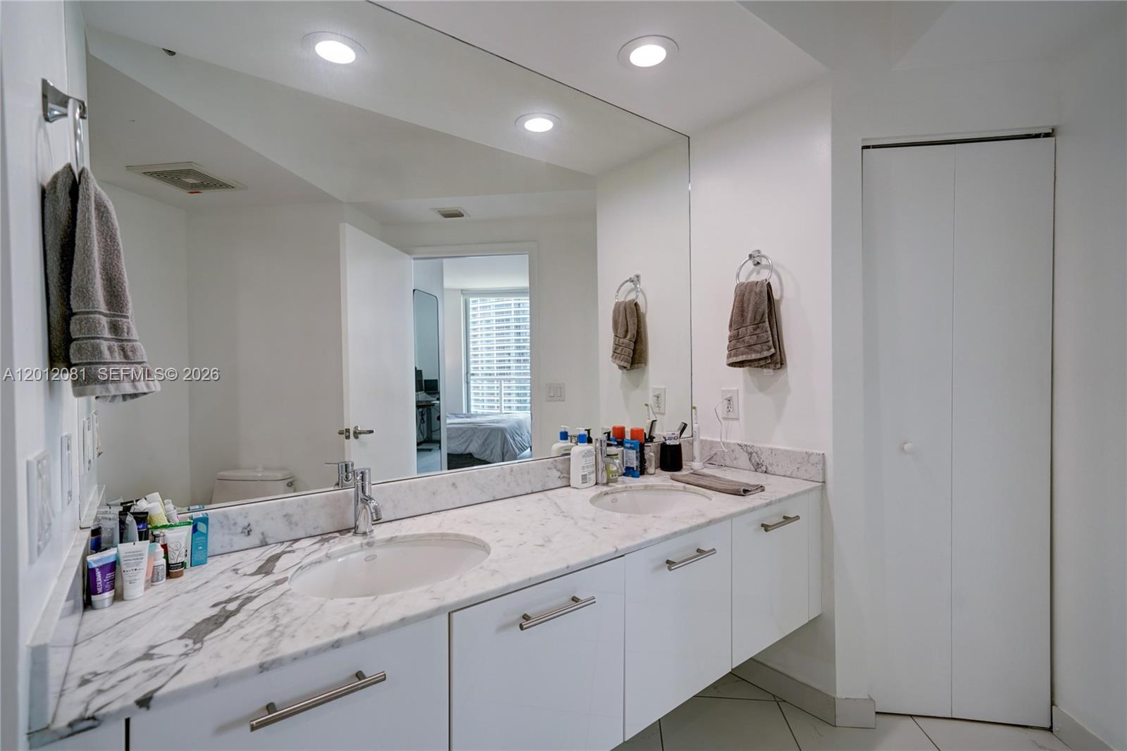 500 Brickell Ave #3807, Miami FL 33131