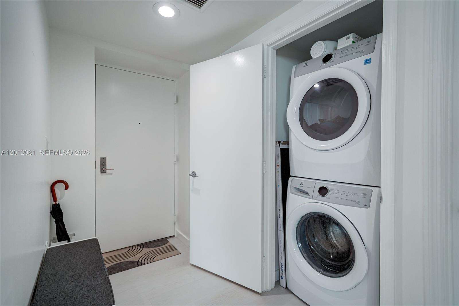500 Brickell Ave #3807, Miami FL 33131