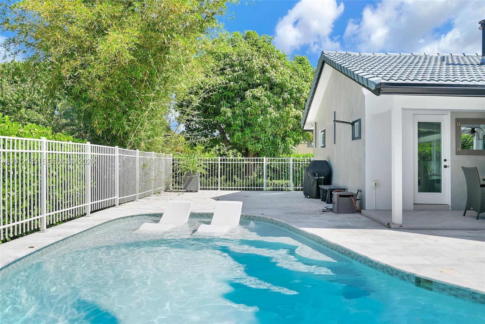 1001 NW 4th Ct, Boca Raton FL 33432