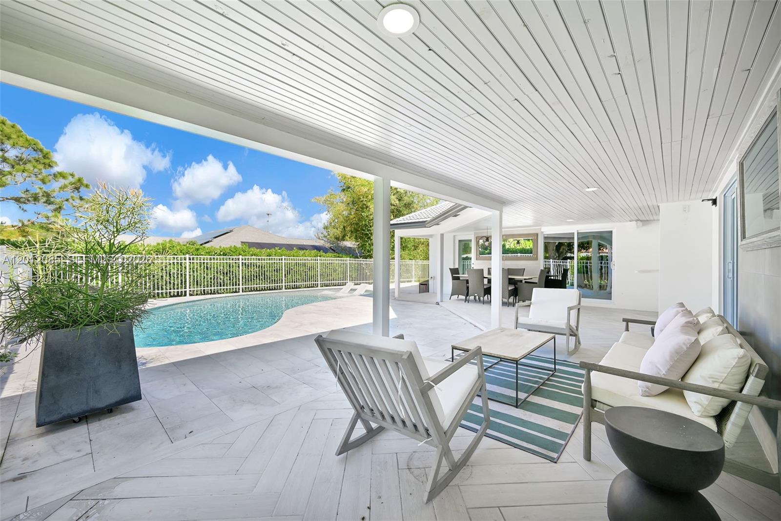 1001 NW 4th Ct, Boca Raton FL 33432
