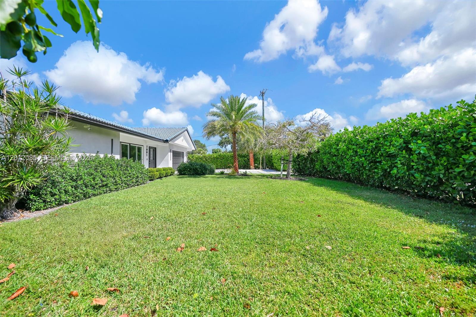 1001 NW 4th Ct, Boca Raton FL 33432