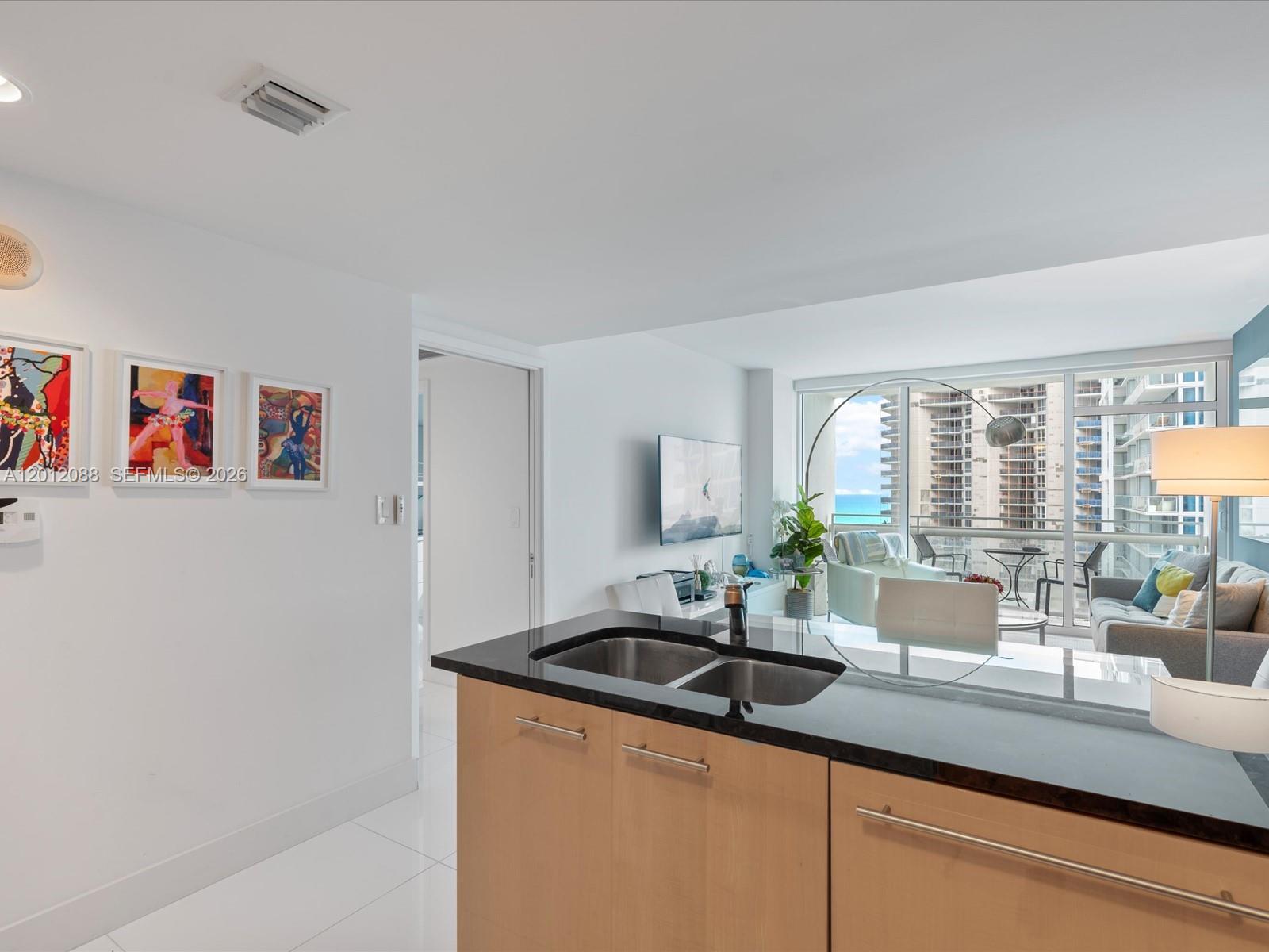 6801 Collins Ave #1208, Miami Beach FL 33141
