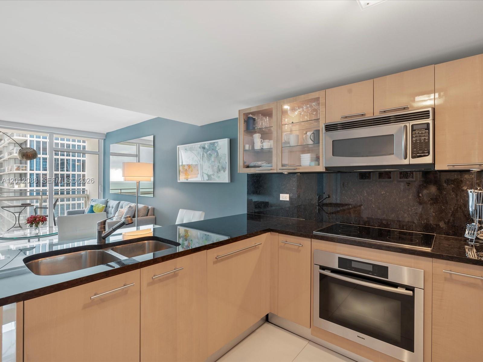 6801 Collins Ave #1208, Miami Beach FL 33141