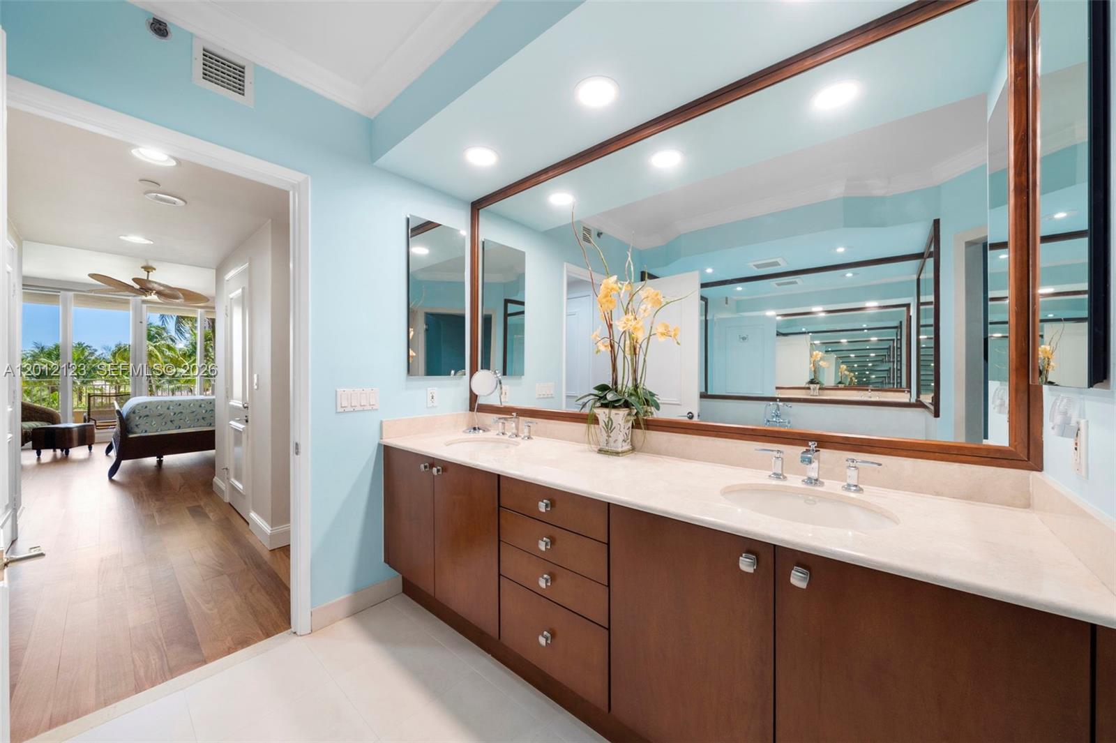 791 Crandon Blvd #404, Key Biscayne FL 33149
