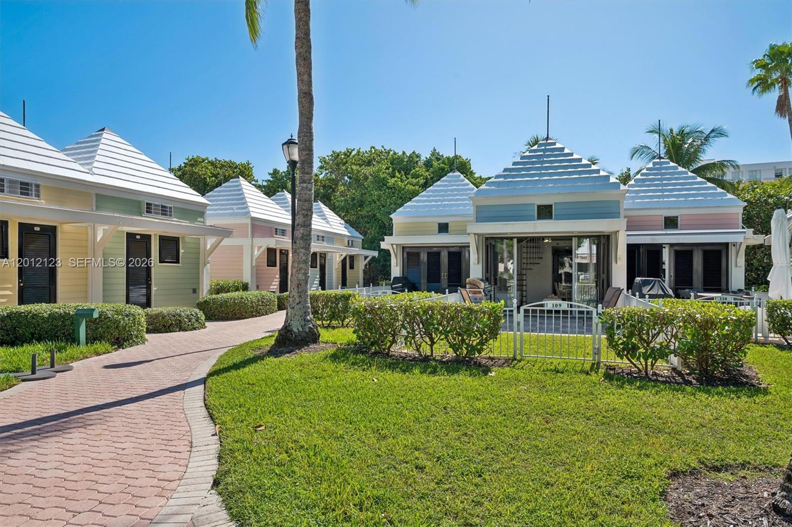 791 Crandon Blvd #404, Key Biscayne FL 33149