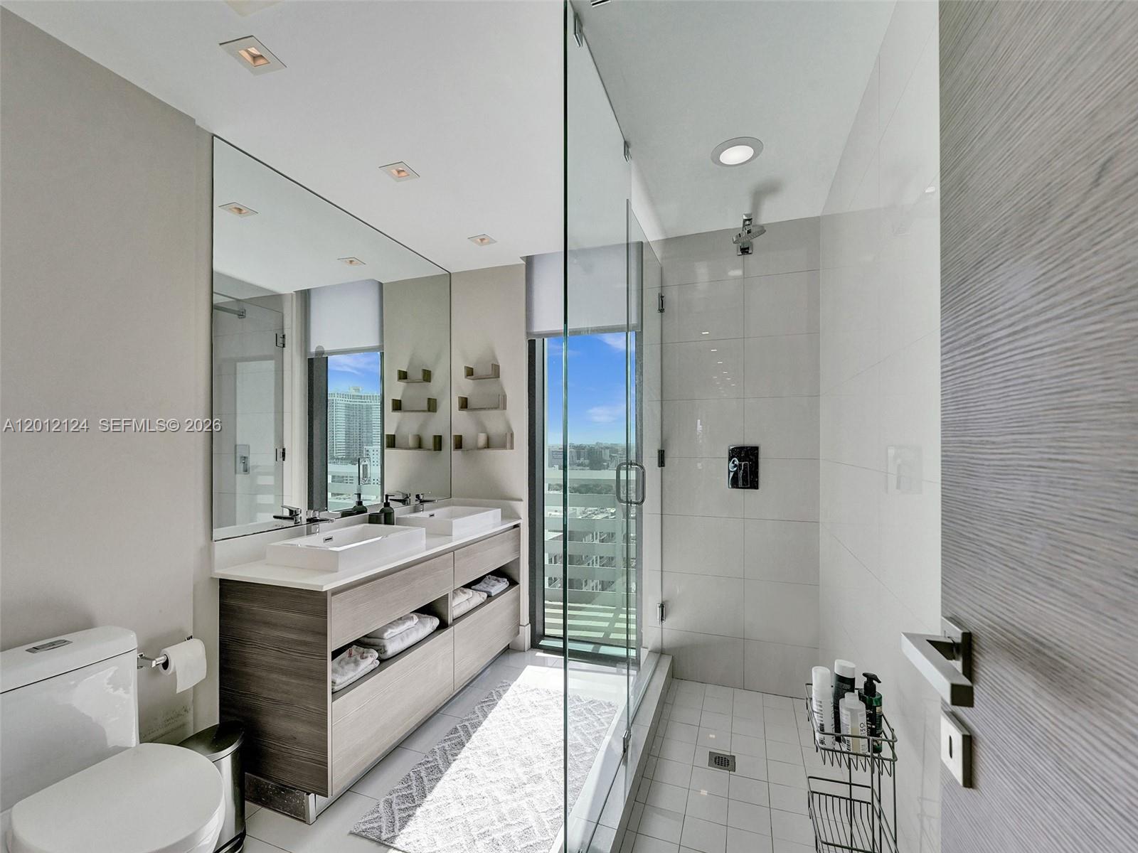 460 NE 28th St #1701, Miami FL 33137