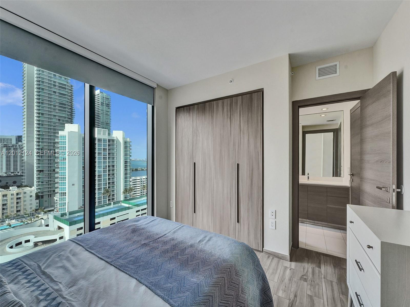 460 NE 28th St #1701, Miami FL 33137