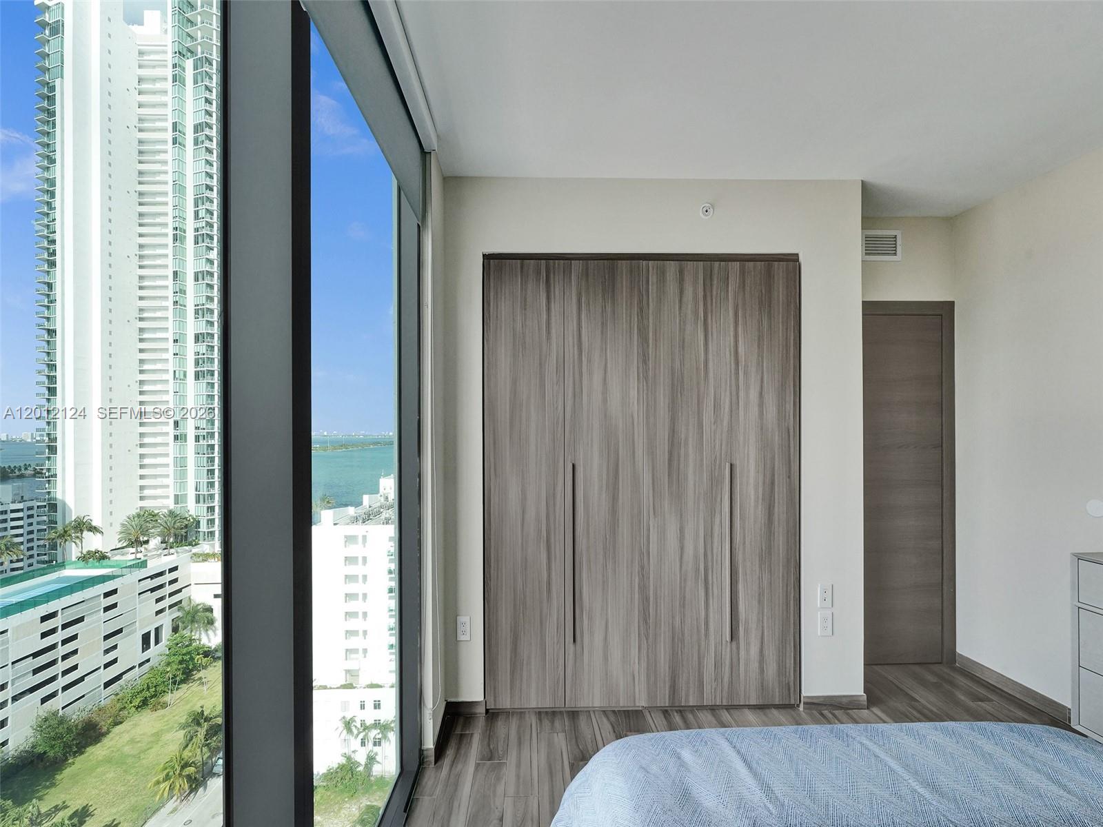 460 NE 28th St #1701, Miami FL 33137