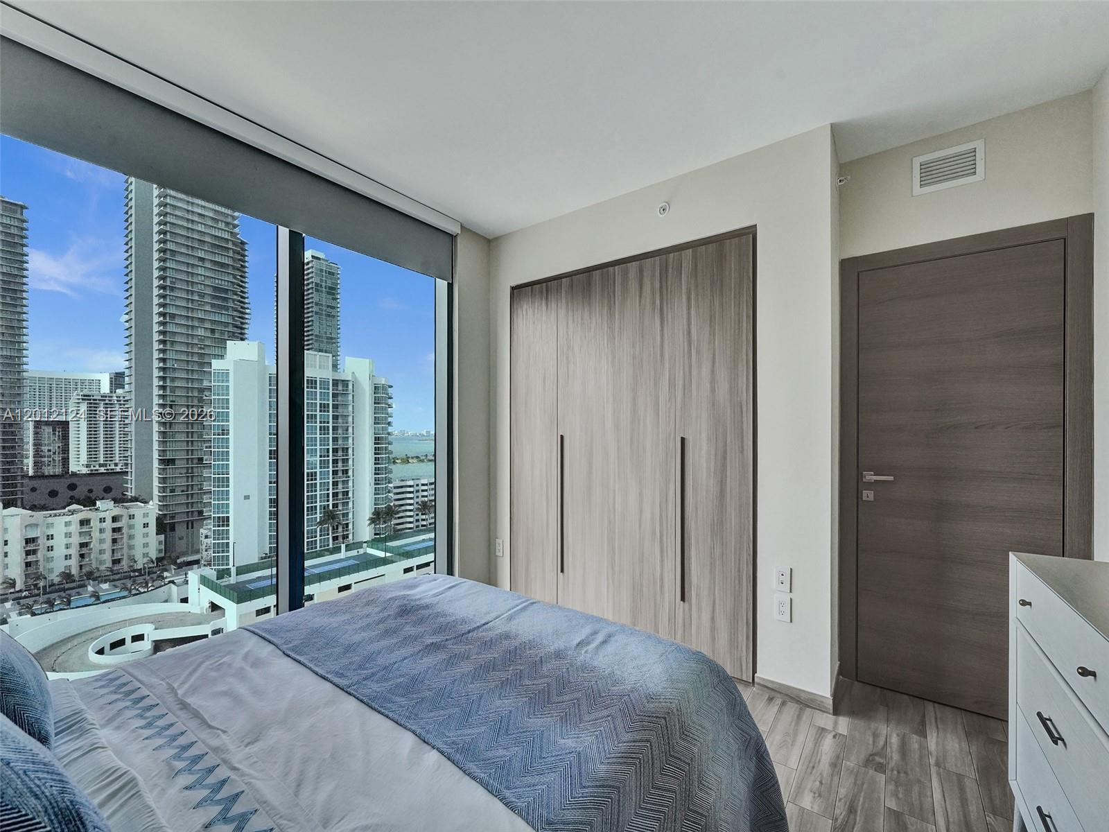 460 NE 28th St #1701, Miami FL 33137