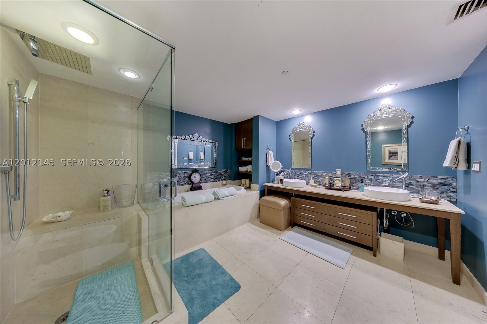 465 Brickell Ave #1019, Miami FL 33131