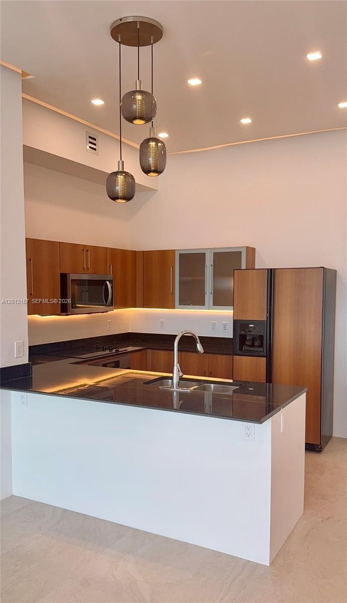 335 S Biscayne Blvd #UPH-01, Miami FL 33131