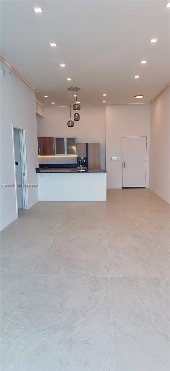 335 S Biscayne Blvd #UPH-01, Miami FL 33131