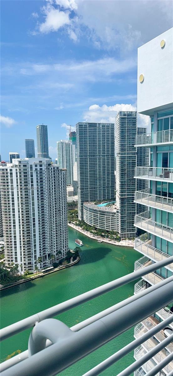 335 S Biscayne Blvd #UPH-01, Miami FL 33131