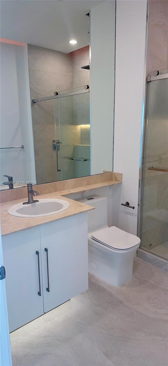335 S Biscayne Blvd #UPH-01, Miami FL 33131