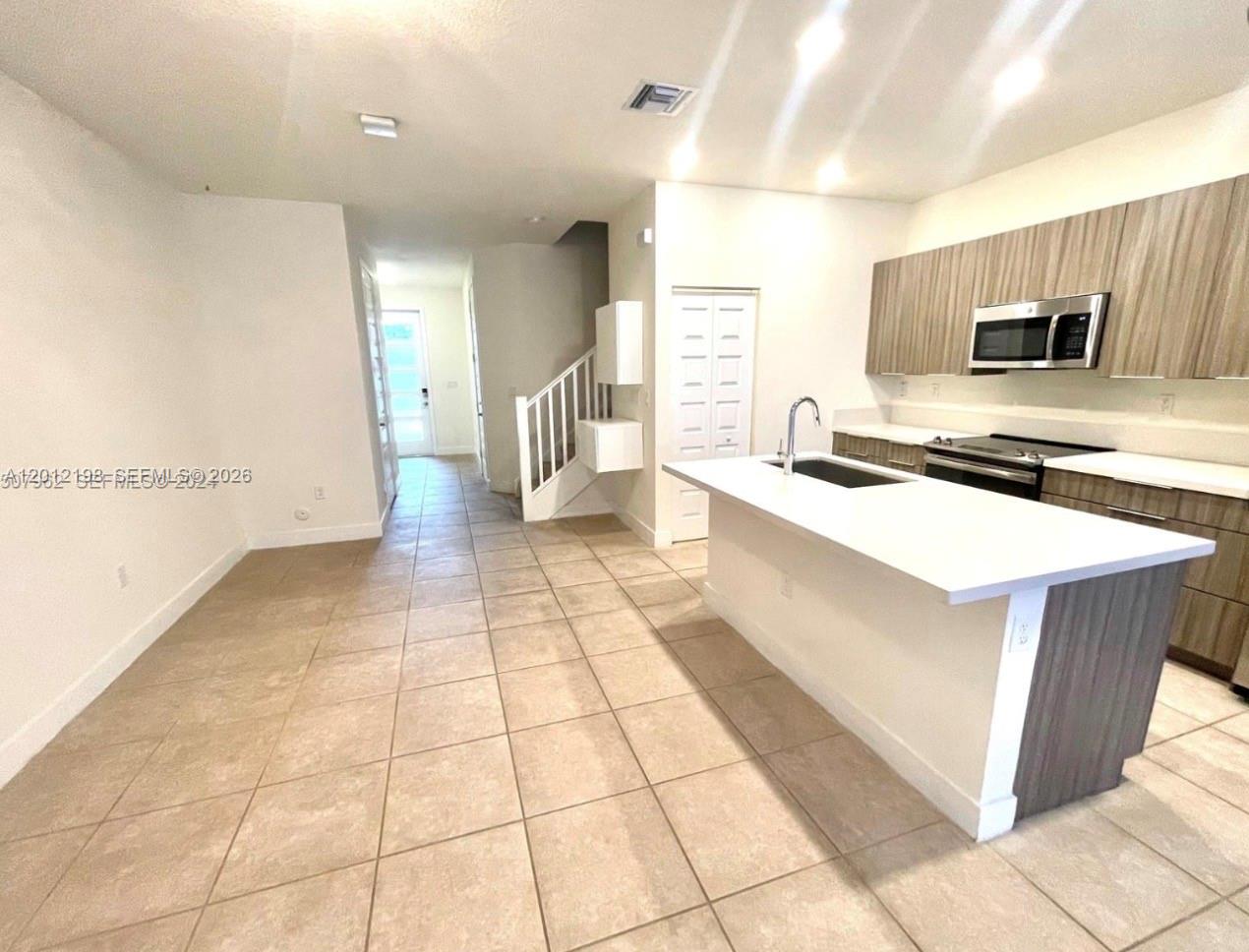 9083 NW 159th St #9083, Miami Lakes FL 33018