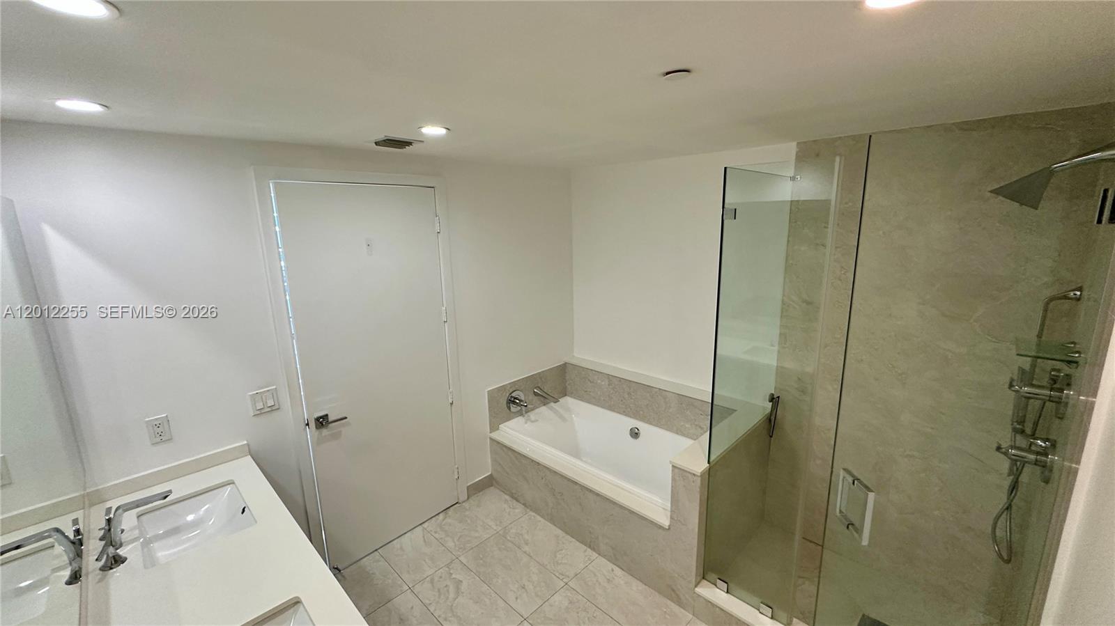 488 NE 18th St #2807, Miami FL 33132