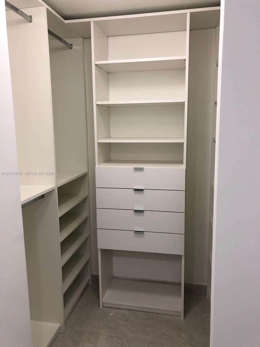 488 NE 18th St #2807, Miami FL 33132