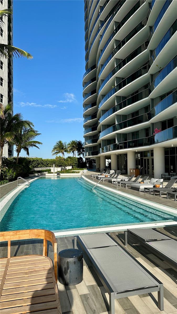 488 NE 18th St #2807, Miami FL 33132