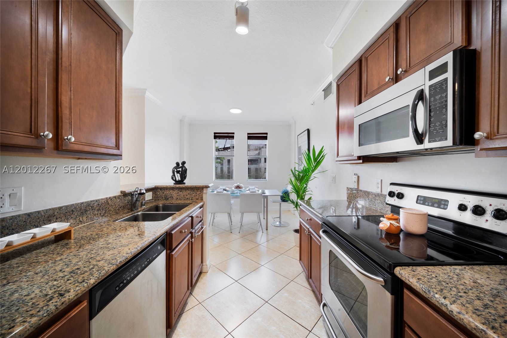 9021 SW 94th St #310, Miami FL 33176