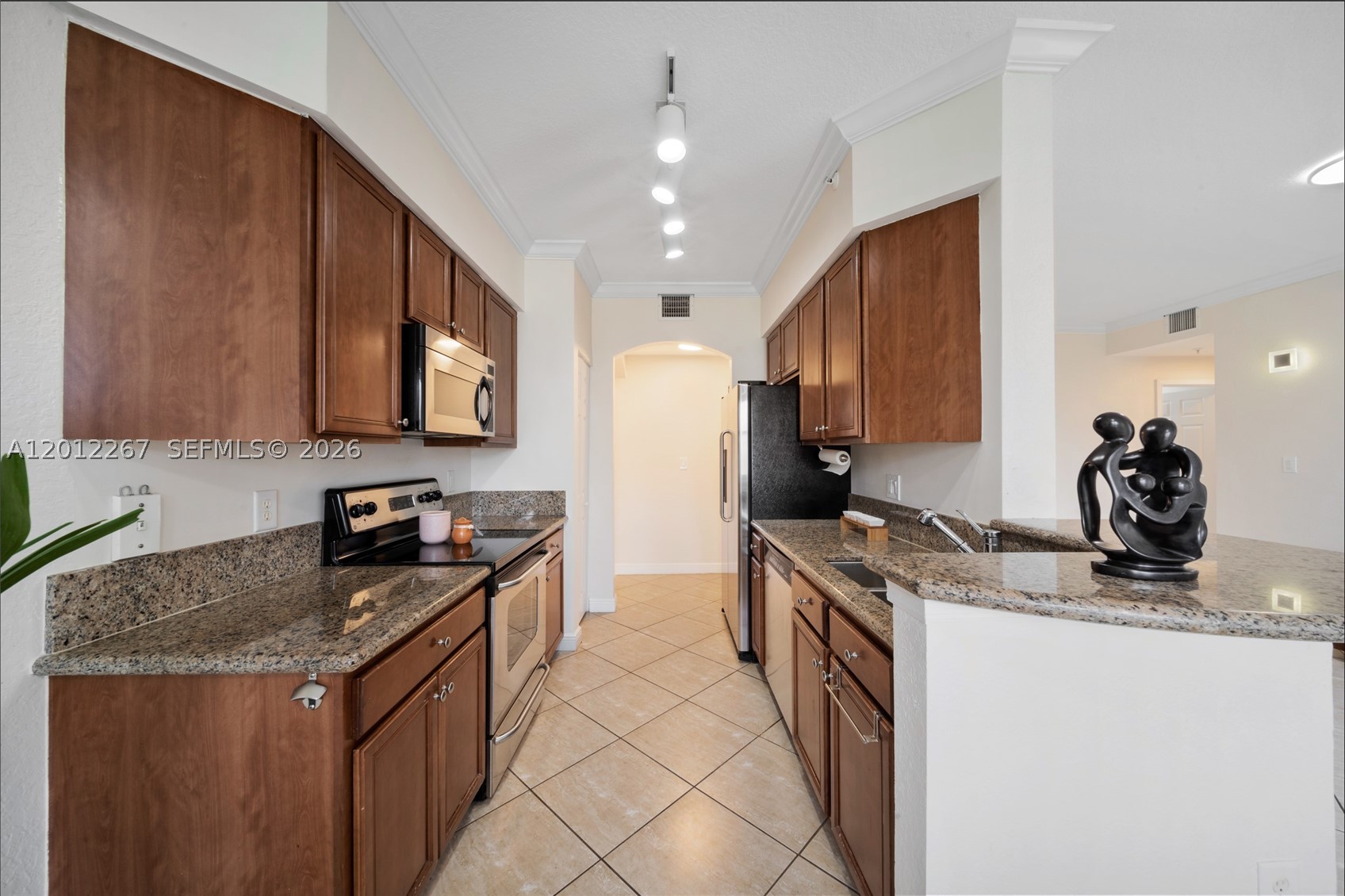 9021 SW 94th St #310, Miami FL 33176