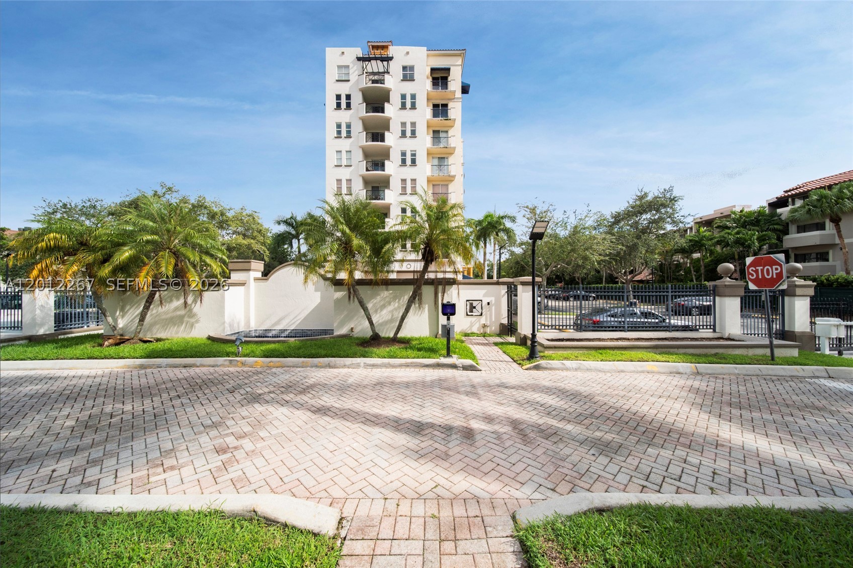 9021 SW 94th St #310, Miami FL 33176