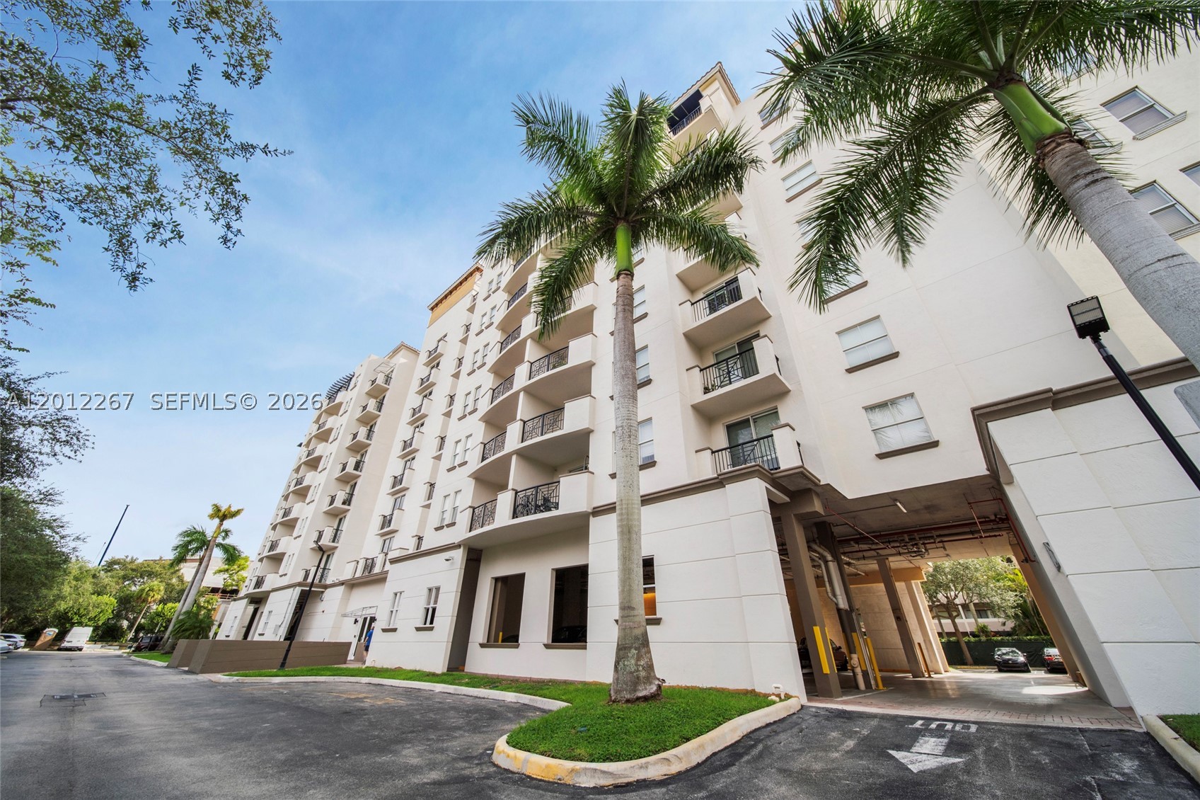 9021 SW 94th St #310, Miami FL 33176