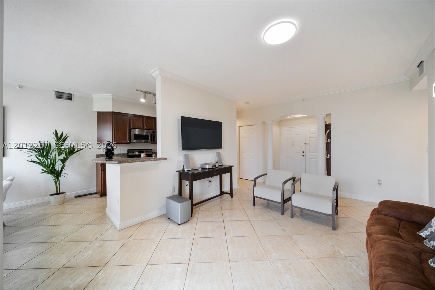 9021 SW 94th St #310, Miami FL 33176
