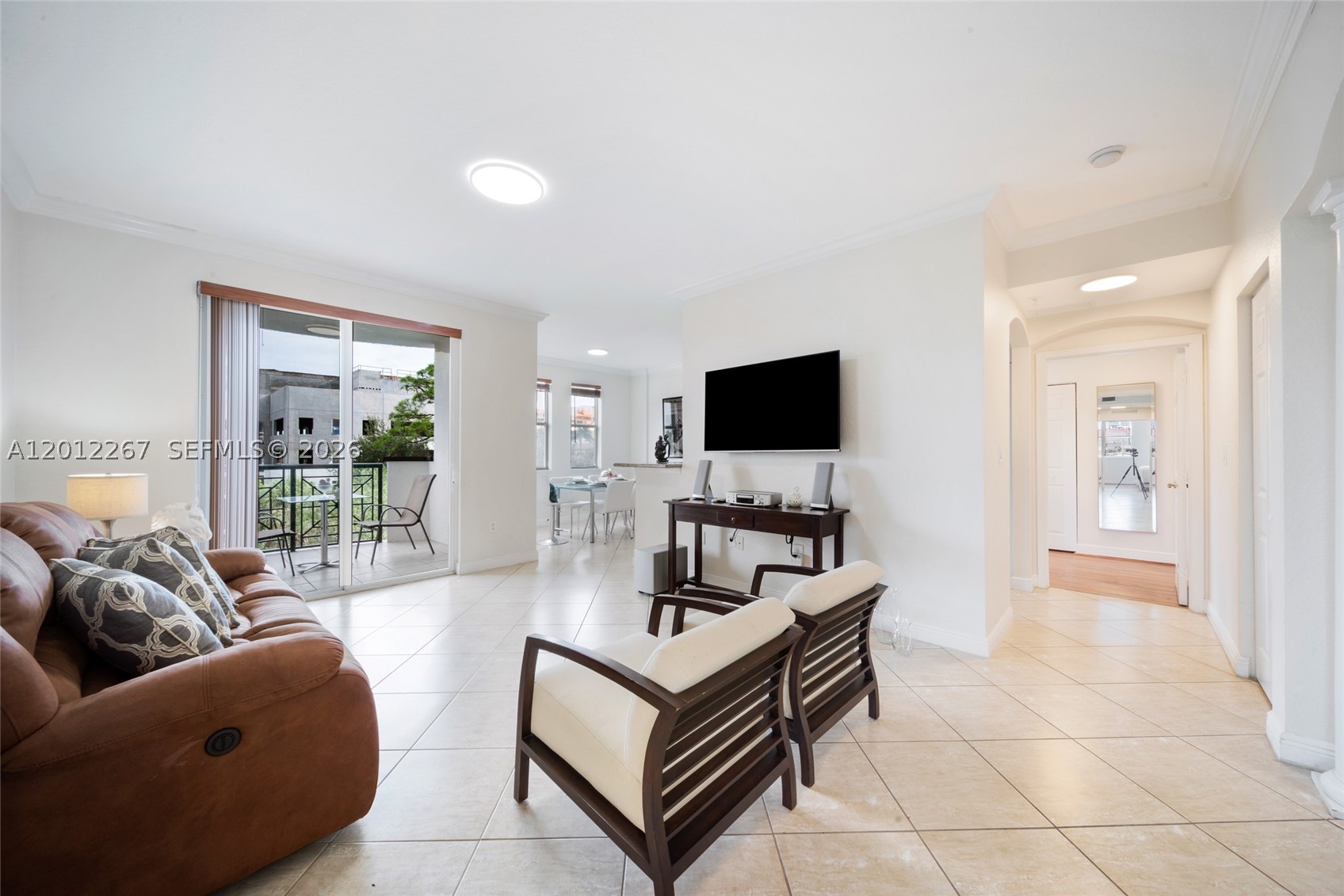 9021 SW 94th St #310, Miami FL 33176