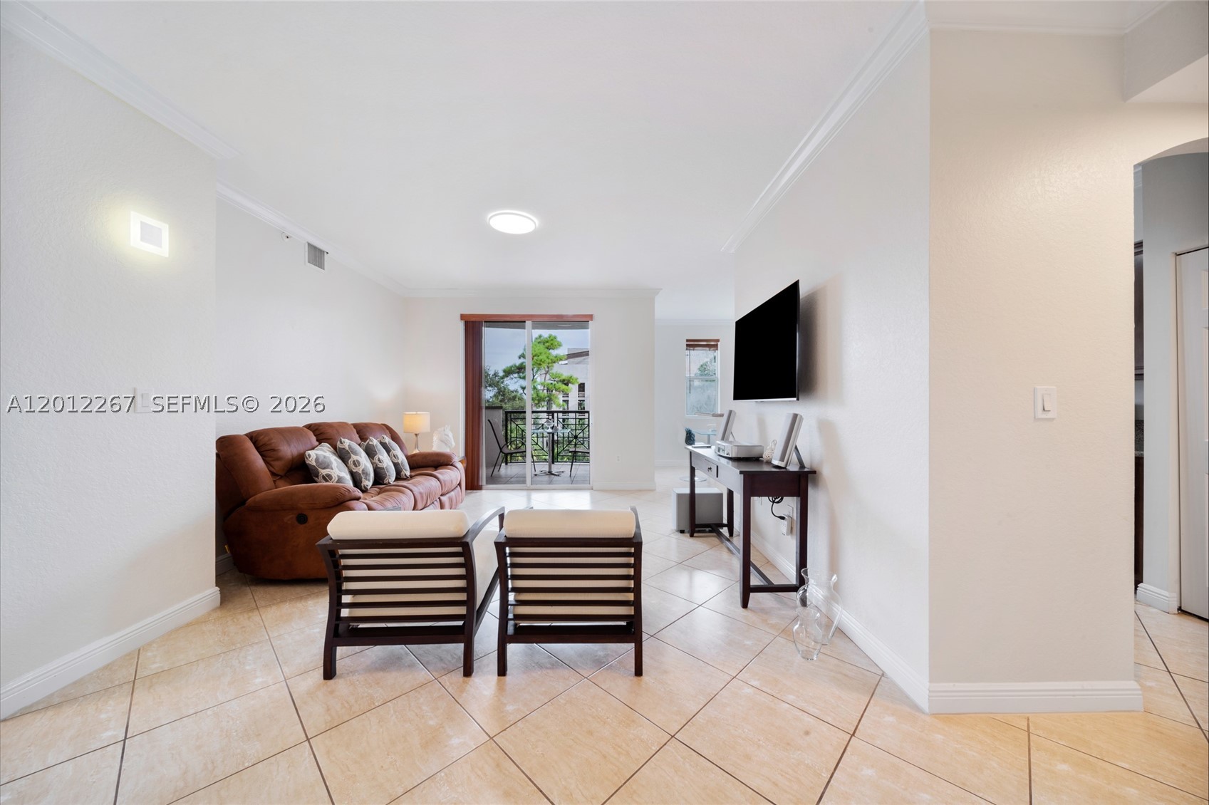9021 SW 94th St #310, Miami FL 33176