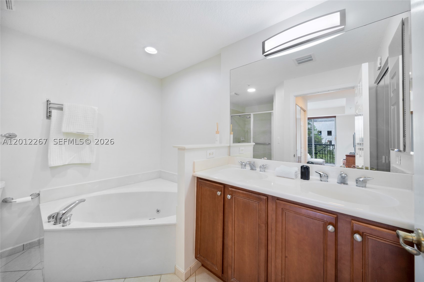 9021 SW 94th St #310, Miami FL 33176