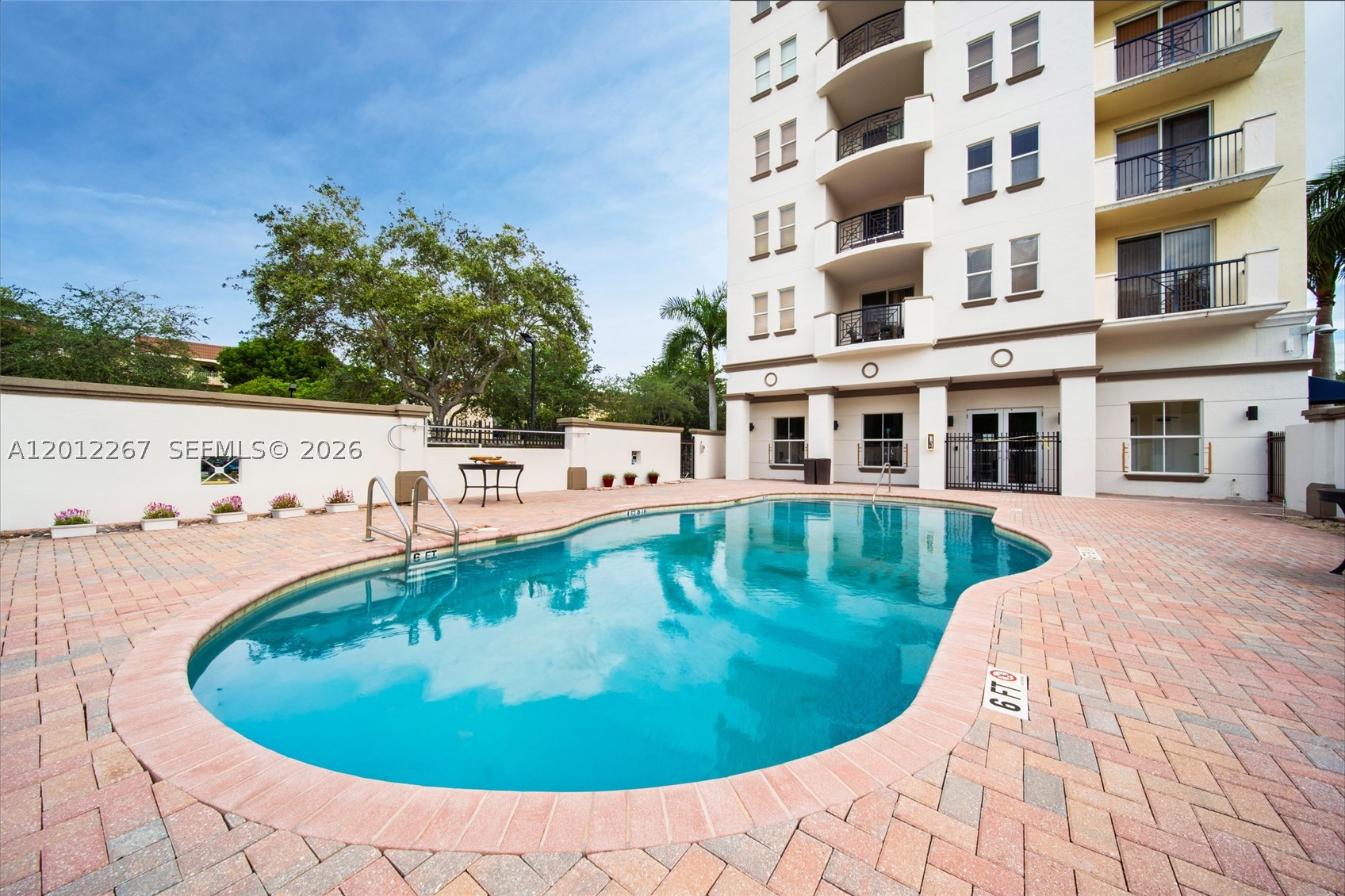 9021 SW 94th St #310, Miami FL 33176