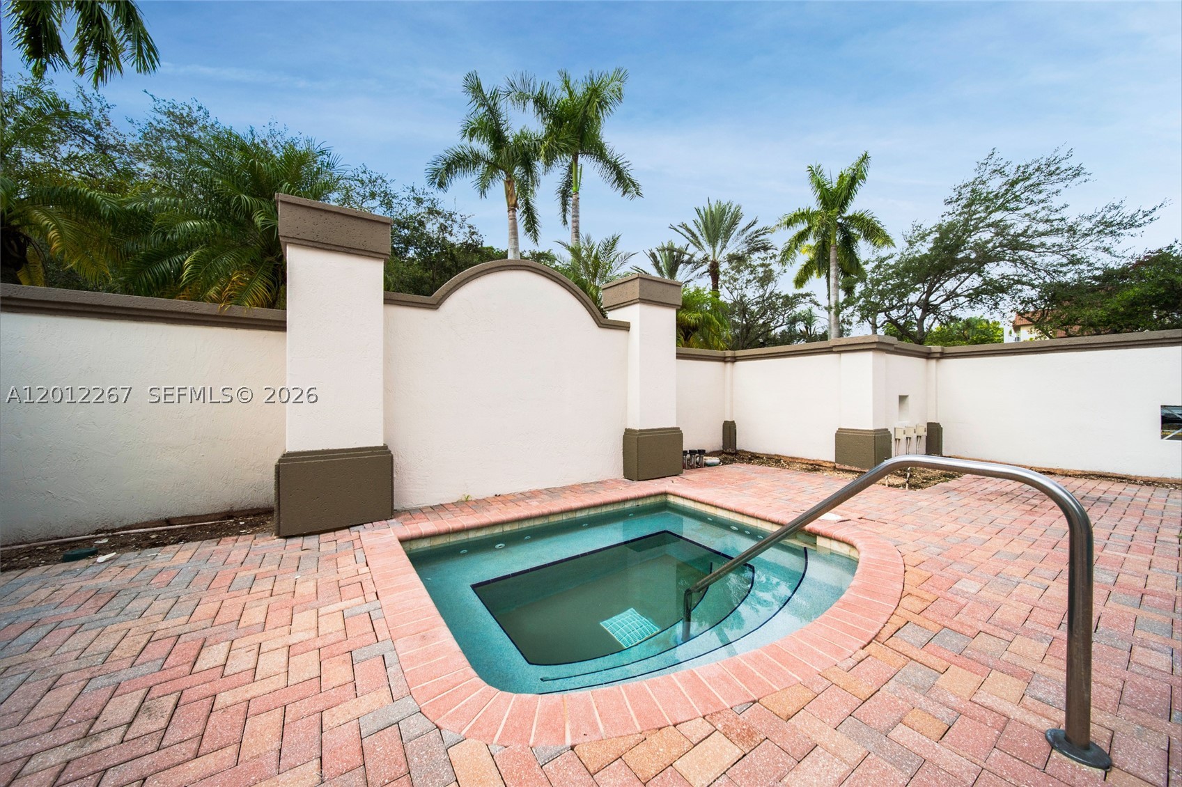 9021 SW 94th St #310, Miami FL 33176