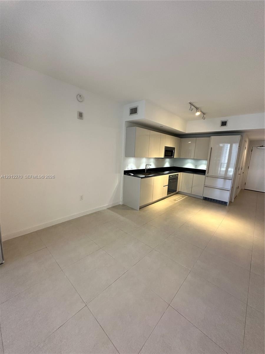 1010 Brickell Ave #1910, Miami FL 33131