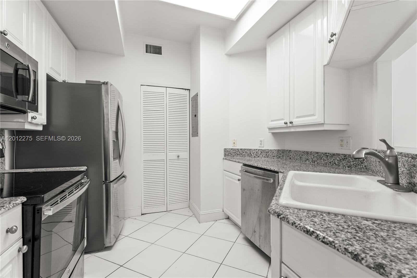 888 Brickell Key Dr #1702, Miami FL 33131