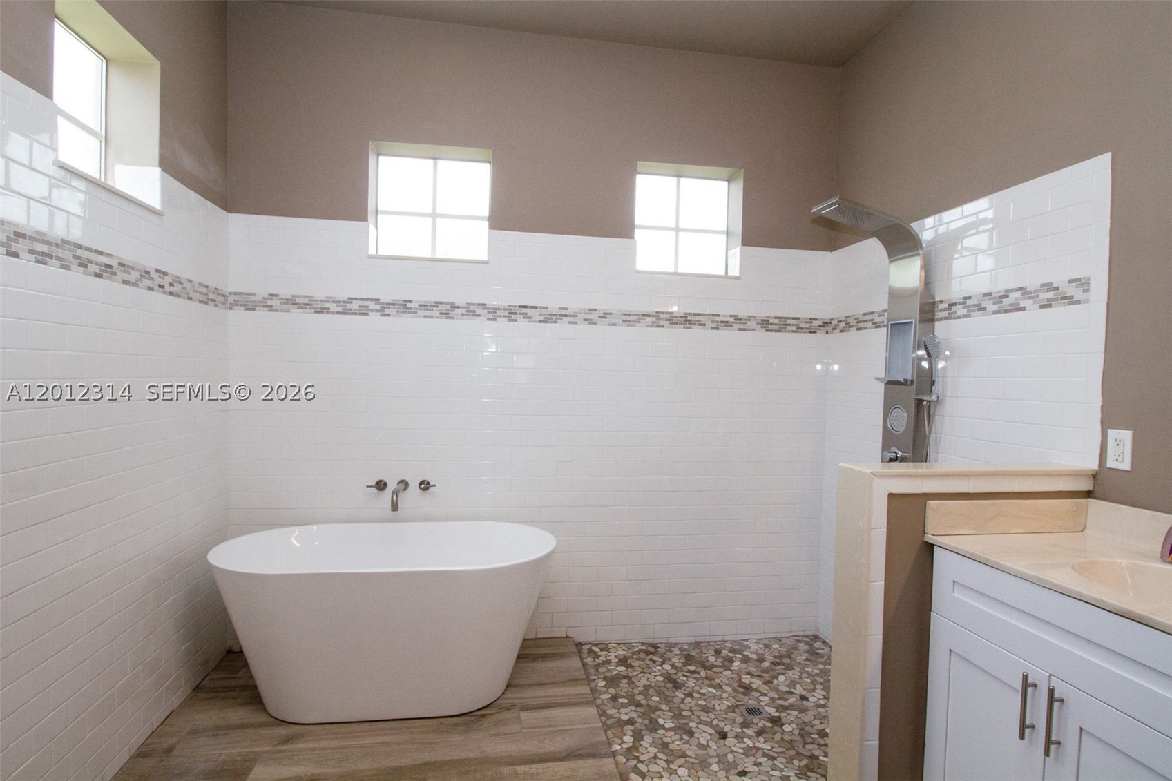 2910 Fairways Dr, Homestead FL 33035