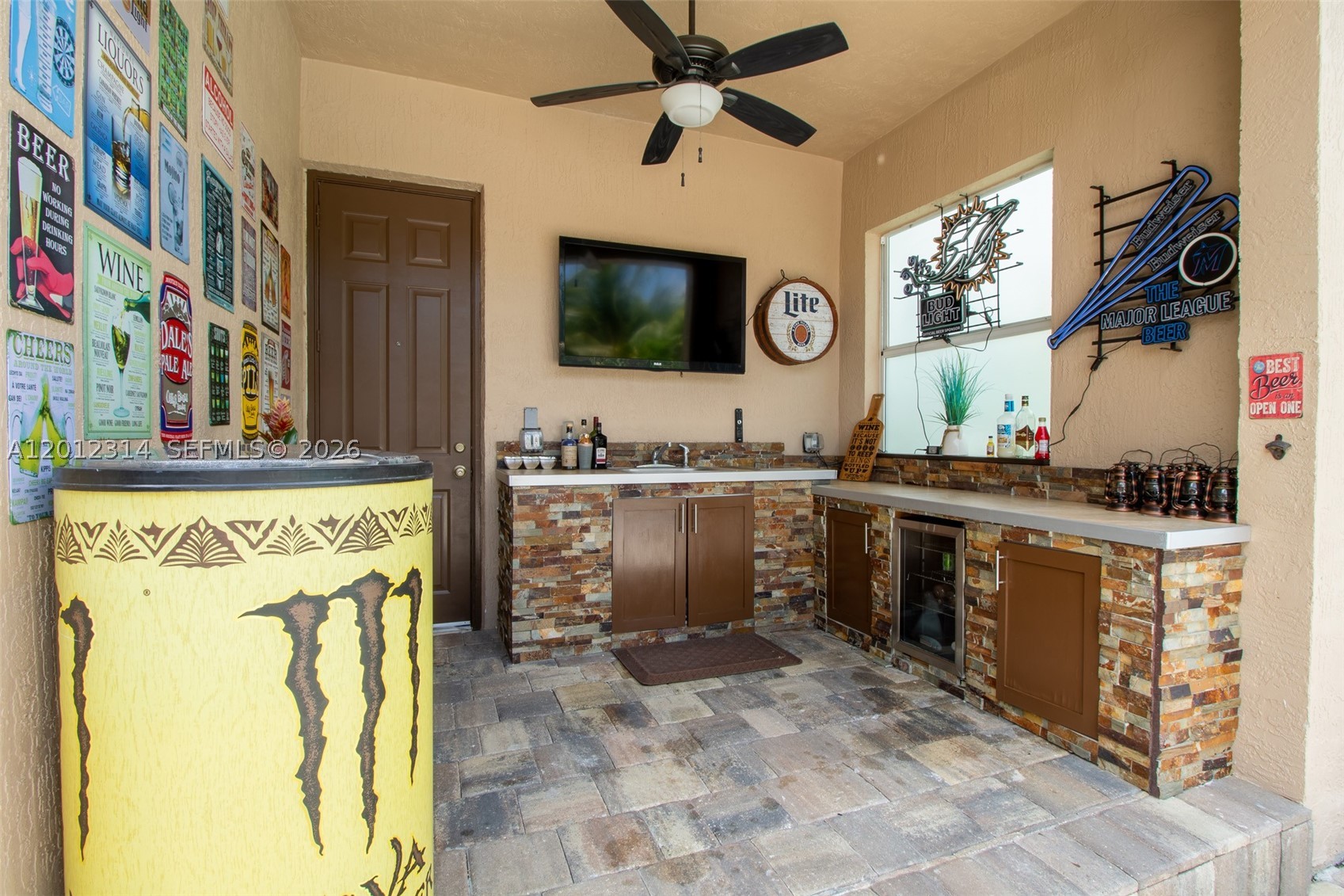 2910 Fairways Dr, Homestead FL 33035