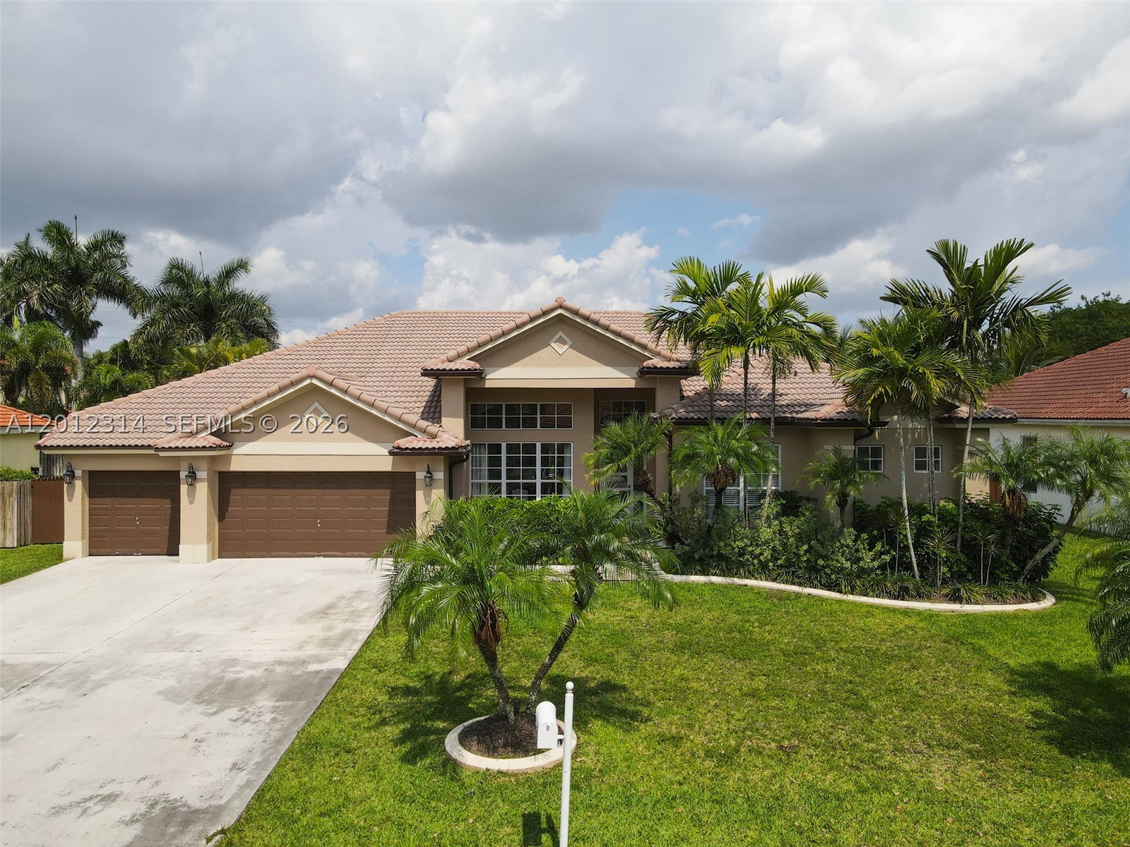2910 Fairways Dr, Homestead FL 33035