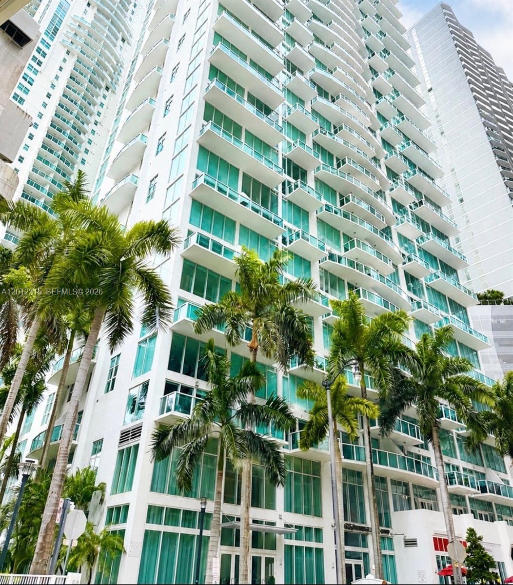 41 SE 5th St #2011, Miami FL 33131