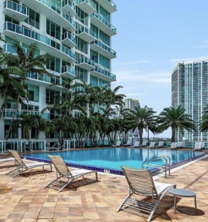 41 SE 5th St #2011, Miami FL 33131
