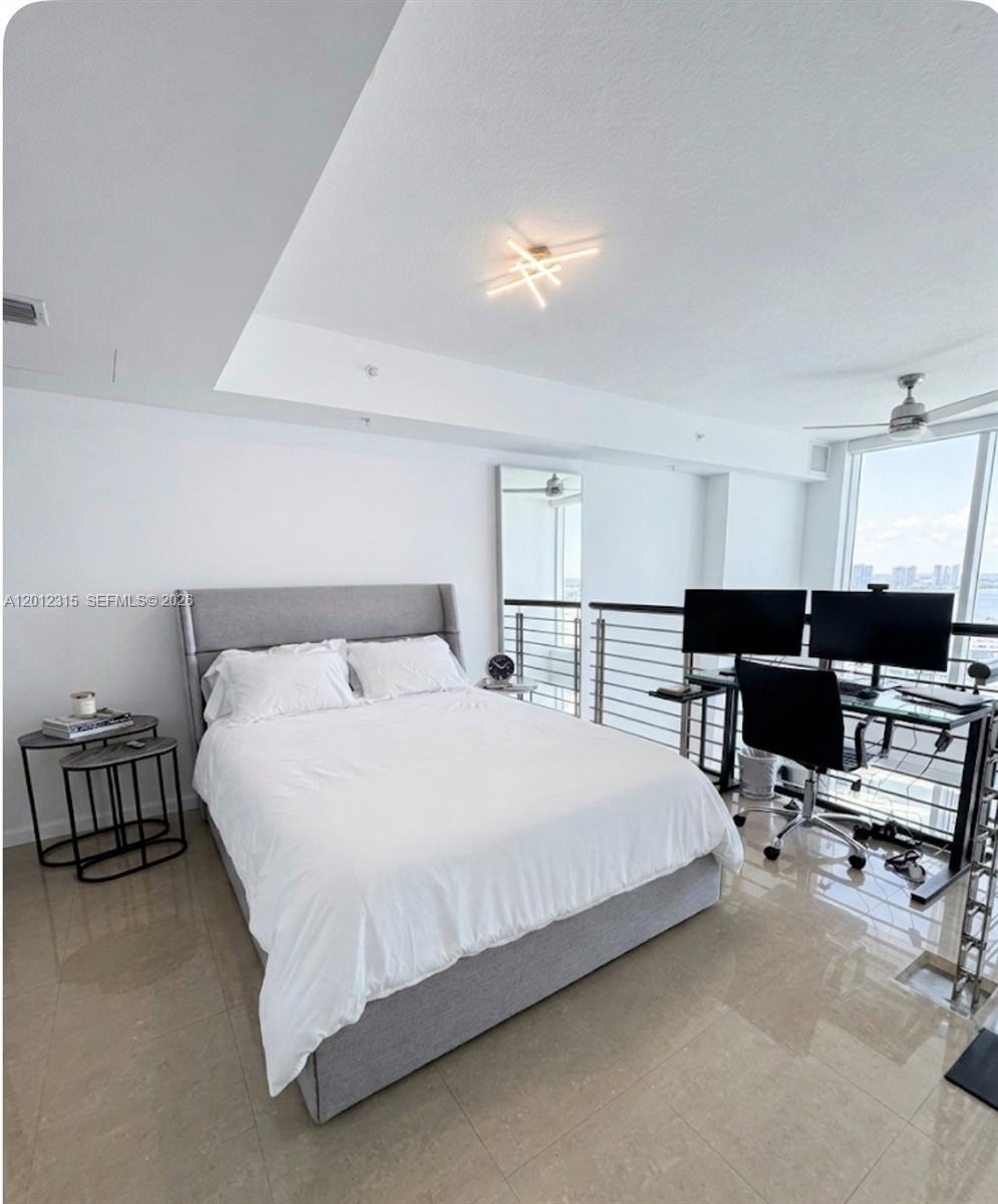41 SE 5th St #2011, Miami FL 33131