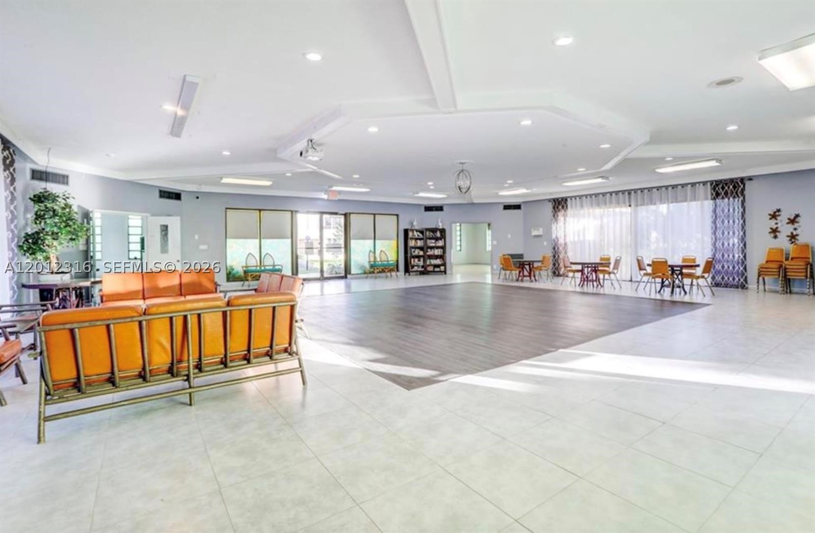 5031 W Oakland Park Blvd #103, Lauderdale Lakes FL 33313
