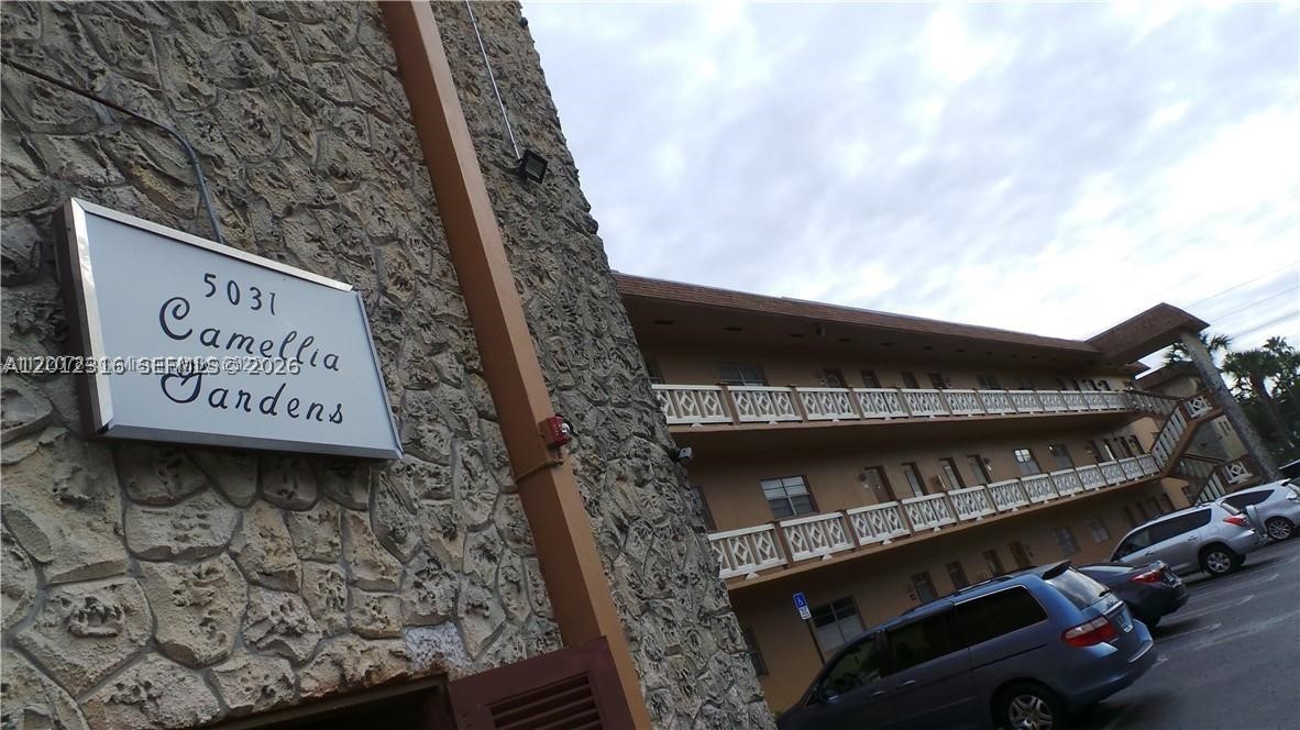 5031 W Oakland Park Blvd #103, Lauderdale Lakes FL 33313