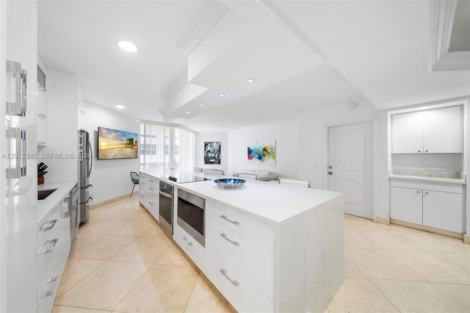 4775 Collins Ave #1504, Miami Beach FL 33140